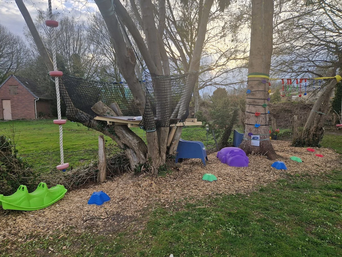 Spielbereich im Gemeinschaftsgarten, saisonale Ausstattung